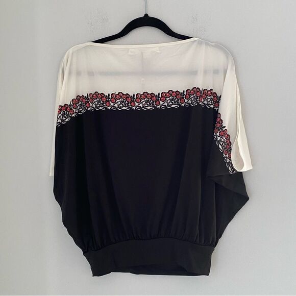 Studio M Women’s Slit Neck Bat Sleeve Color Block Blouse Size S - Picture 4 of 4